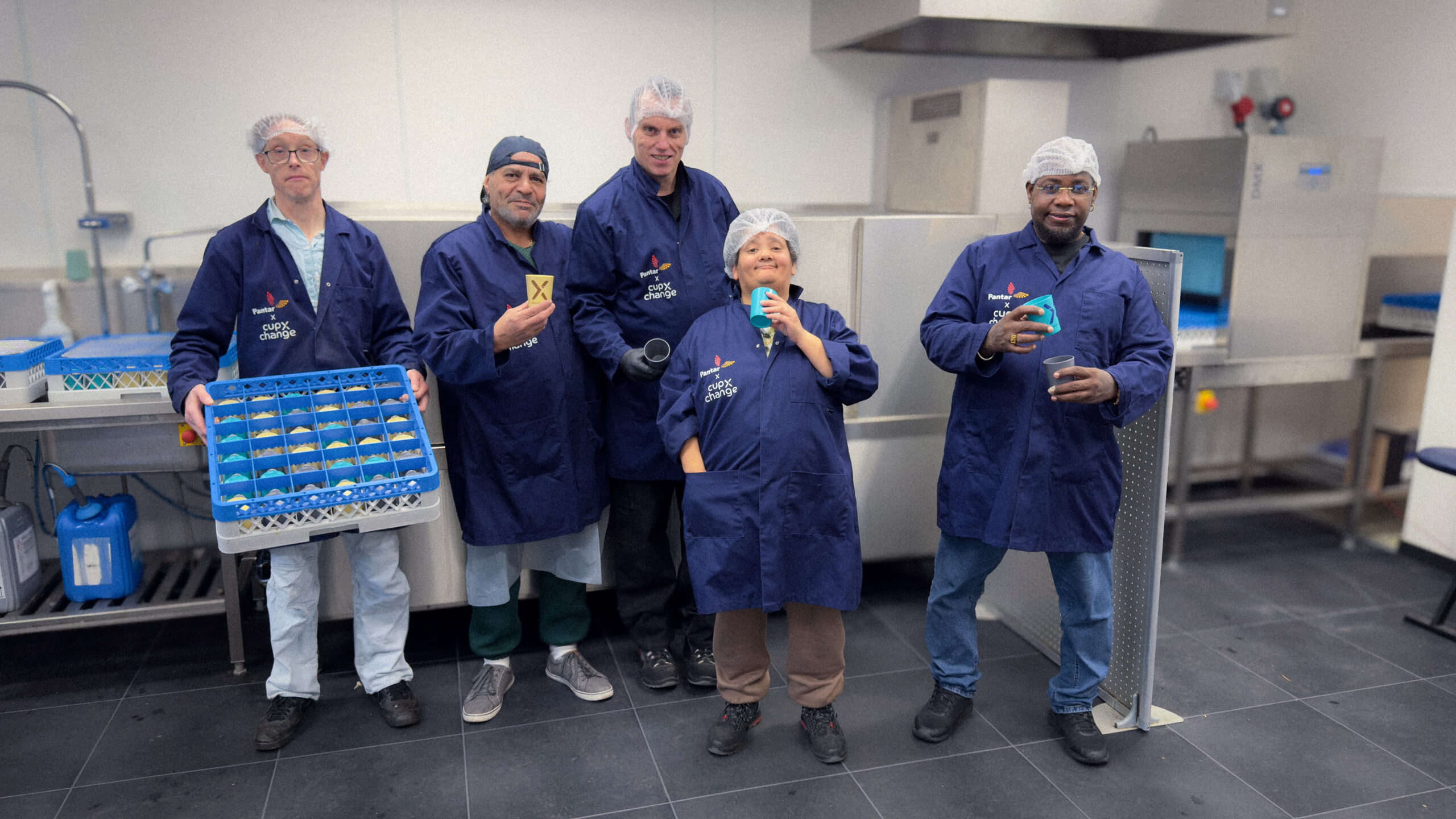 Werknemers van CupXchange in Diemen. Sociaal Innovatiefonds SIF